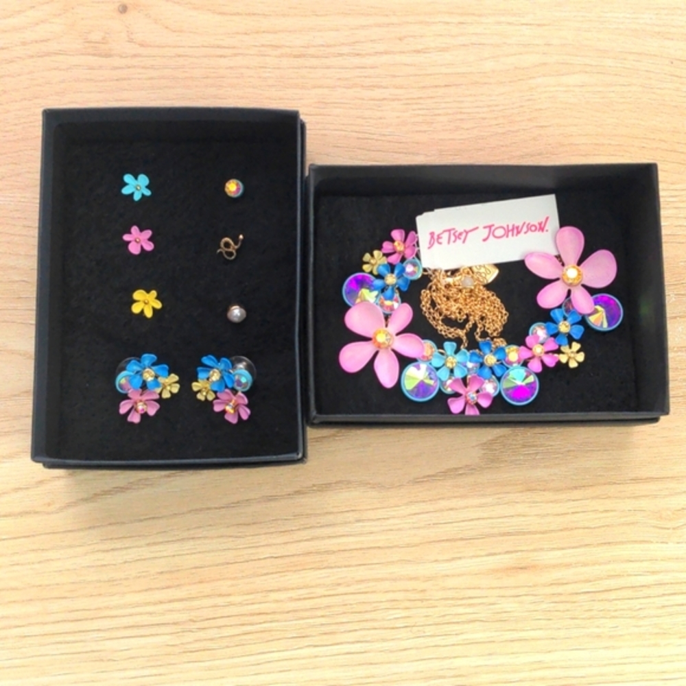 Betsey Johnson Flower Necklace & Earrings Set